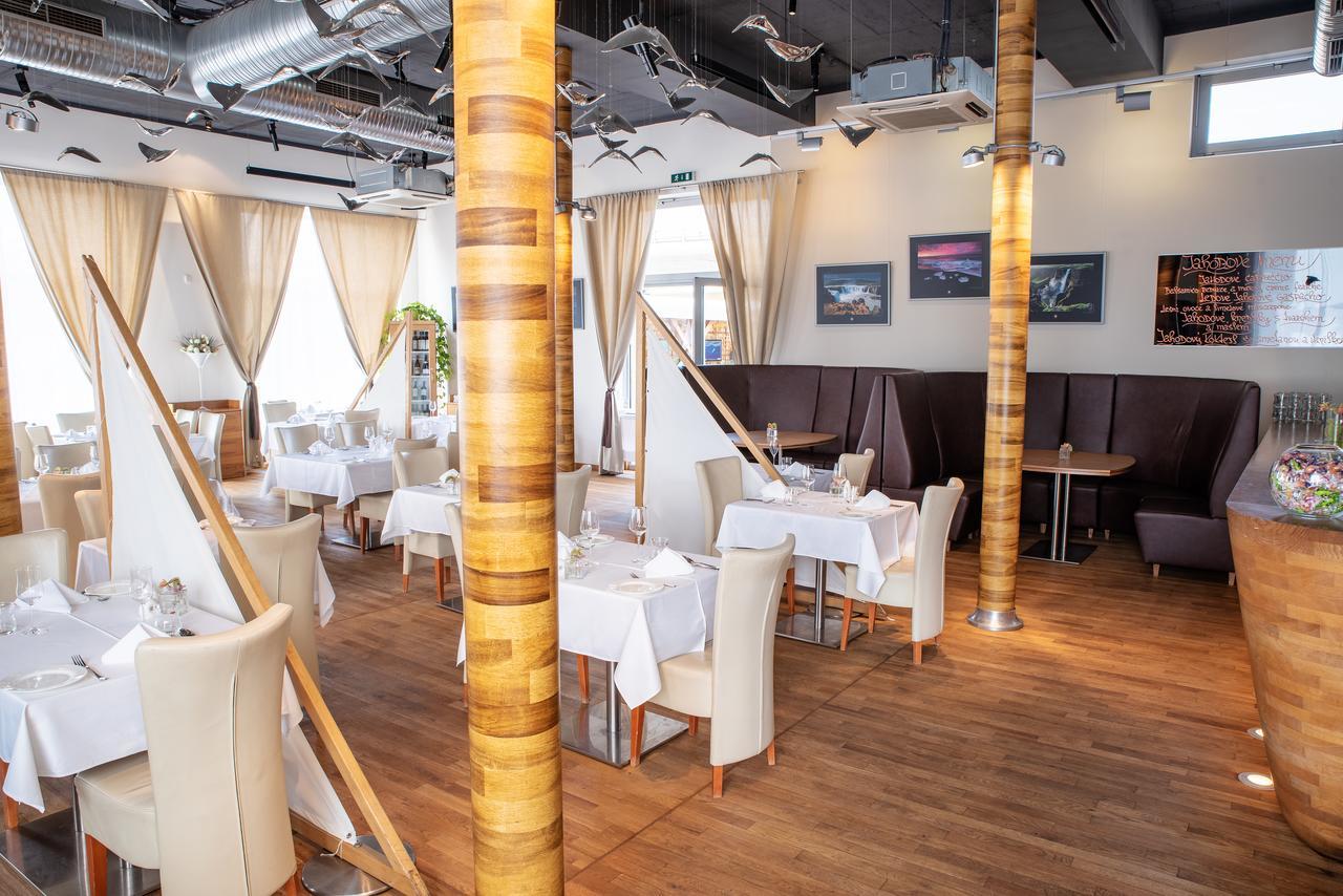 Restaurant & Design Hotel Noem Arch Μπρνο Εξωτερικό φωτογραφία