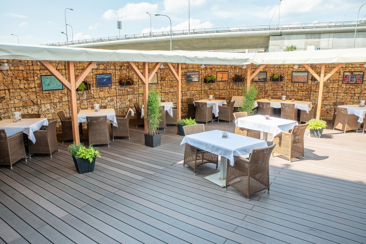 Restaurant & Design Hotel Noem Arch Μπρνο Εξωτερικό φωτογραφία
